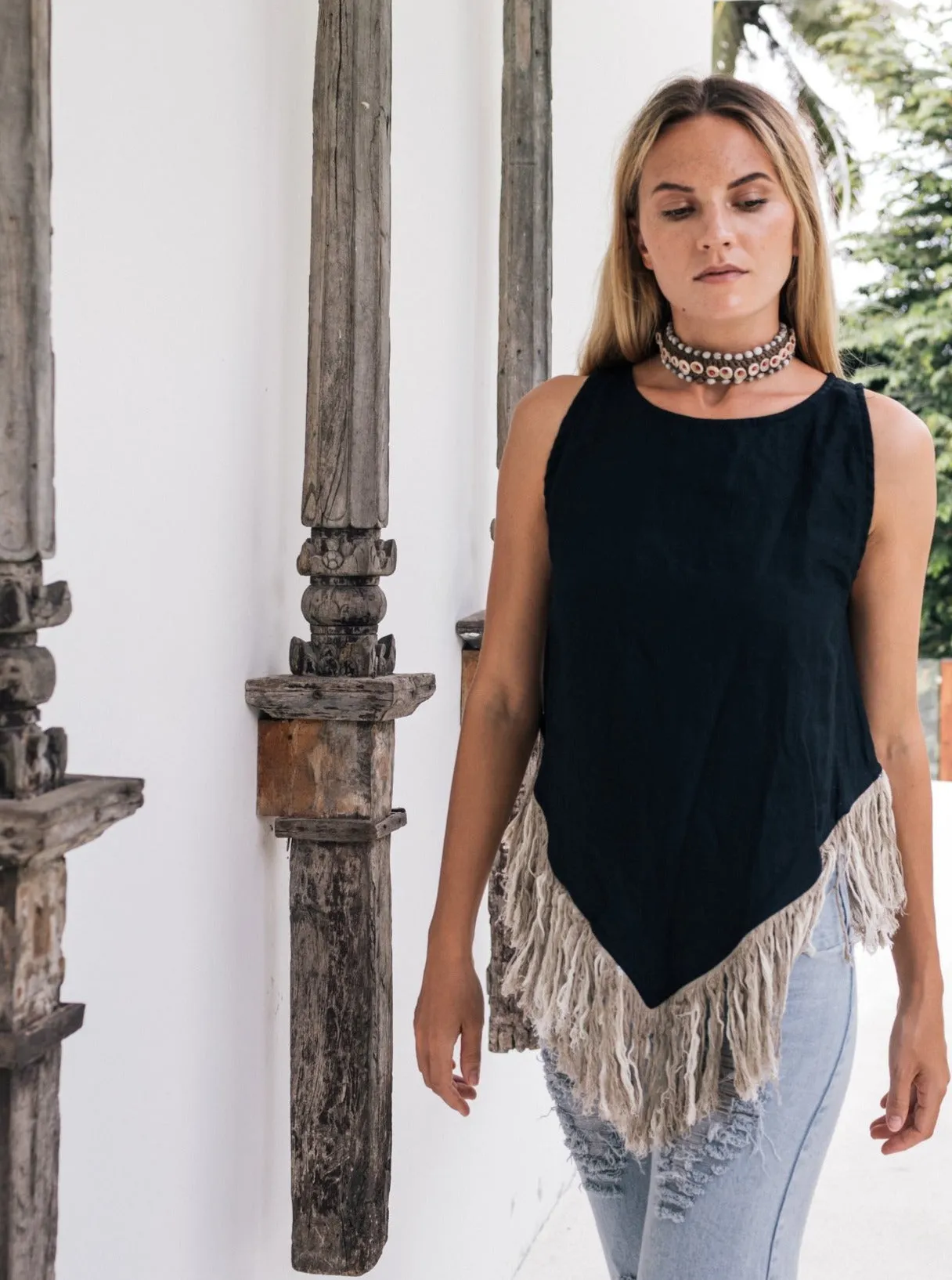Alma Libra Corner Linen Top with Fringes / Black