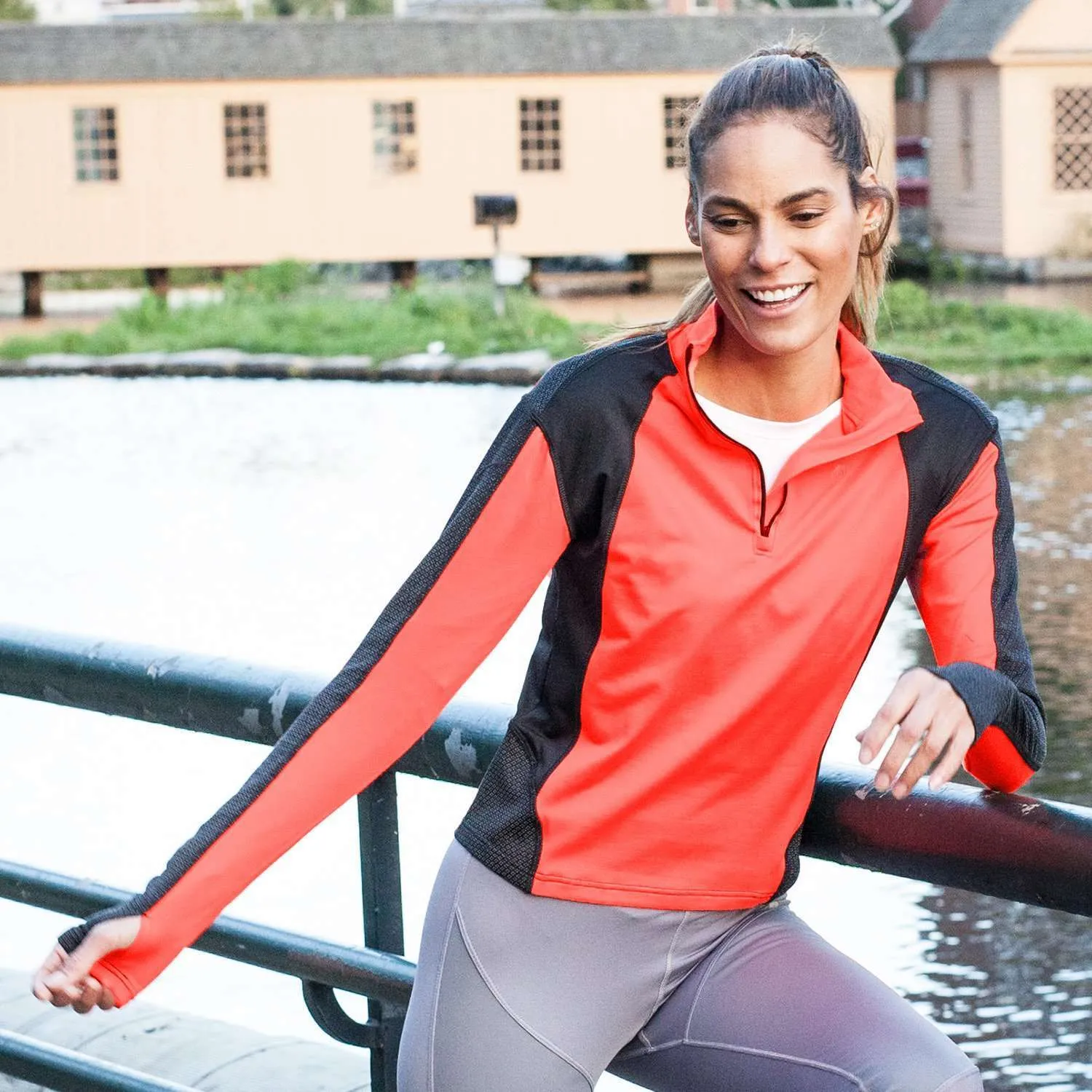 Ambition Reflective Women's Pullover in Coral Glo/Black