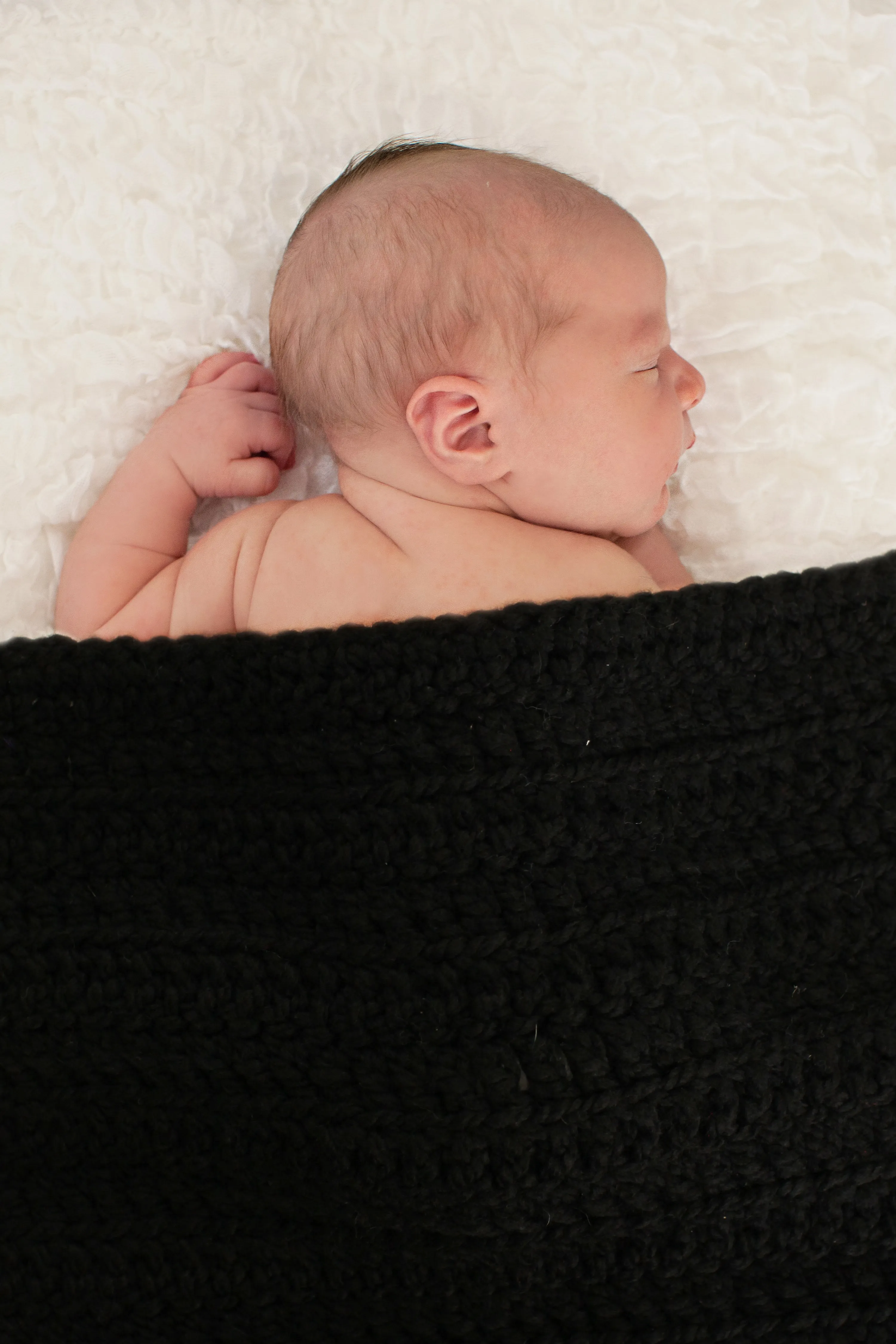 Black newborn baby layering bump blanket