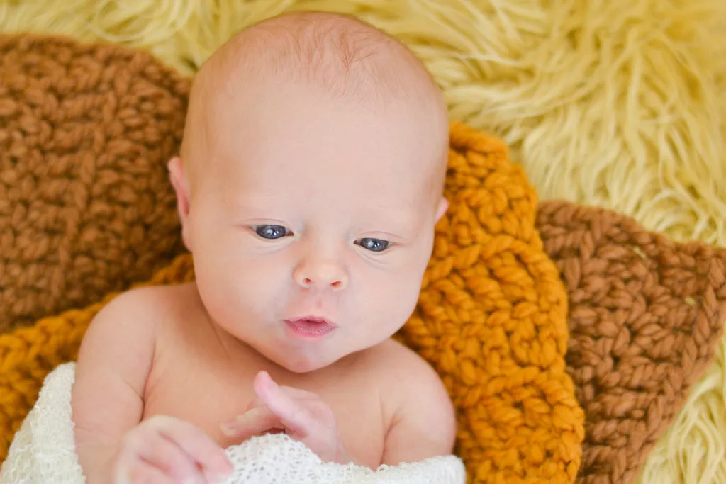 Butterscotch newborn baby layering bump blanket
