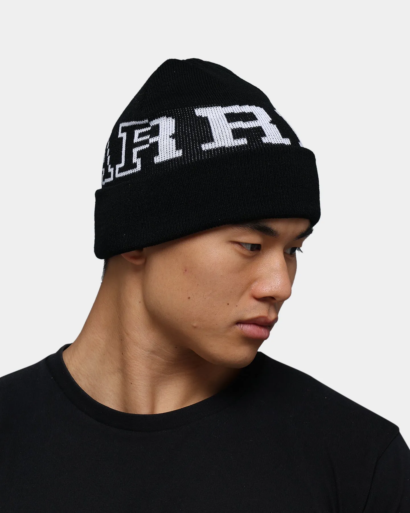 Carré Enorme Beanie Black