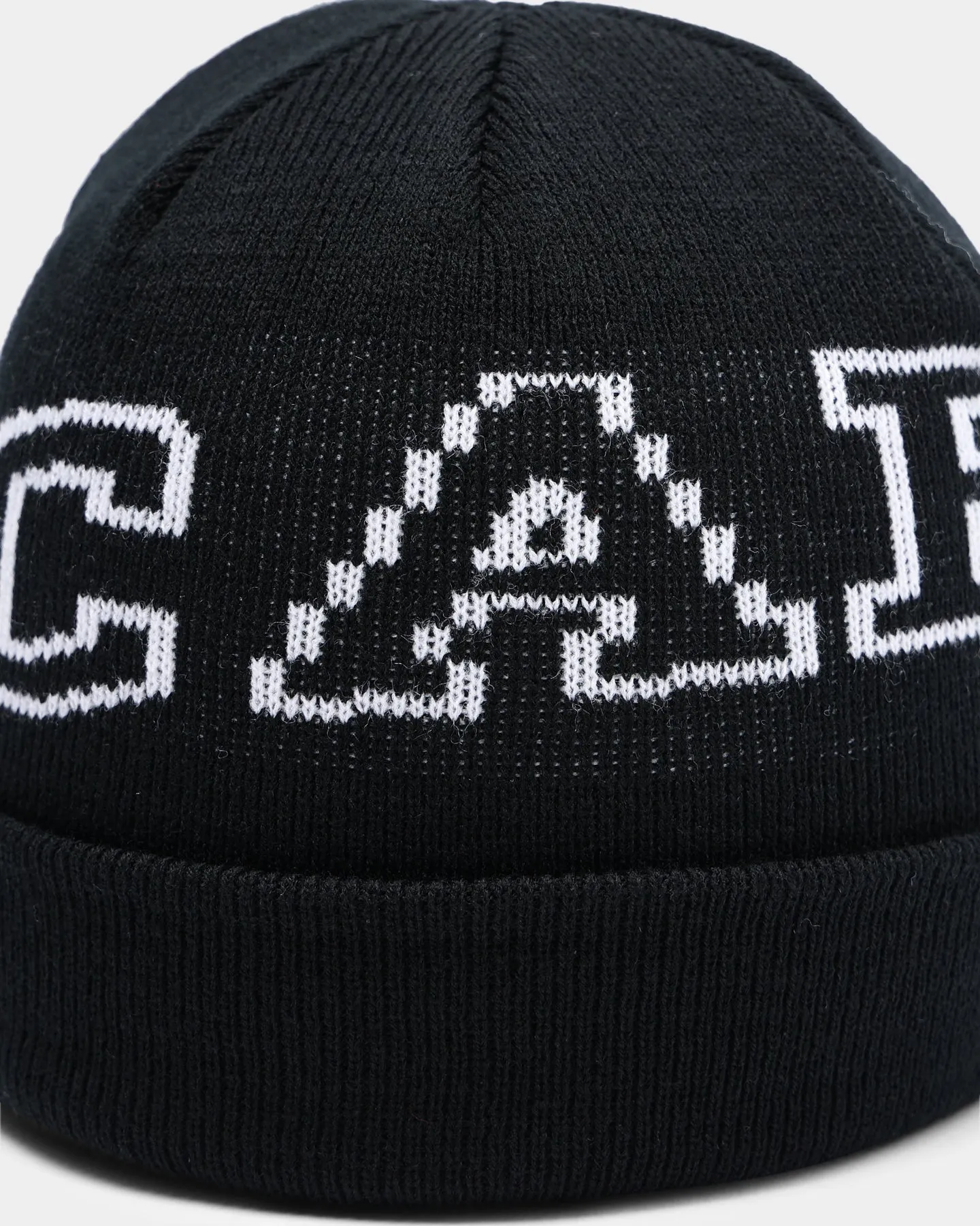 Carré Enorme Beanie Black