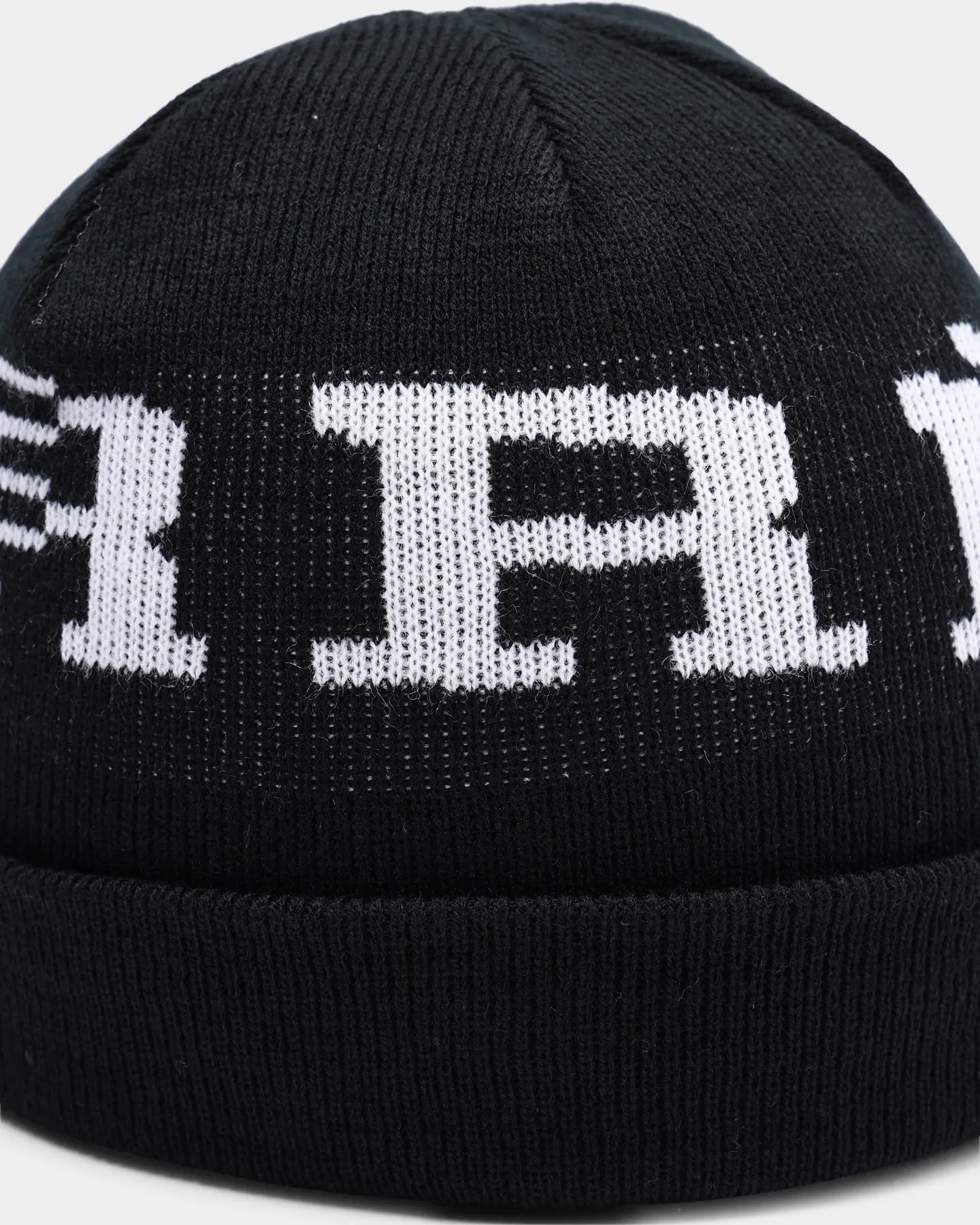 Carré Enorme Beanie Black