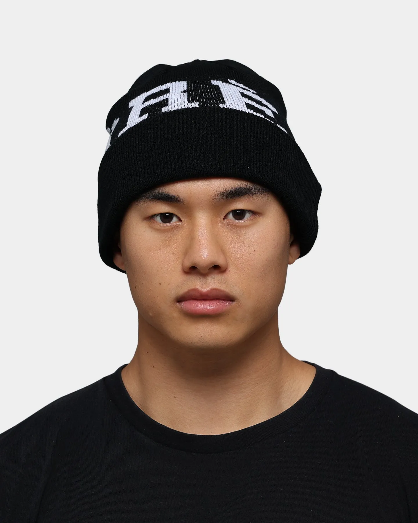 Carré Enorme Beanie Black