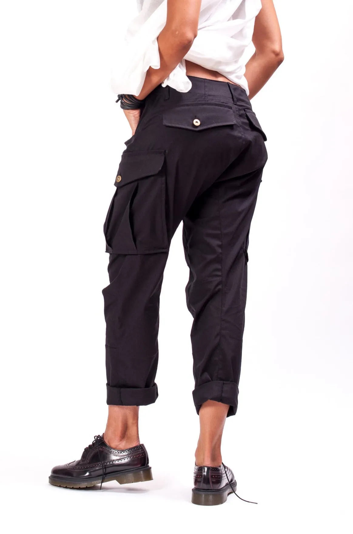 Casual Low Waisted Black Cargo Pants