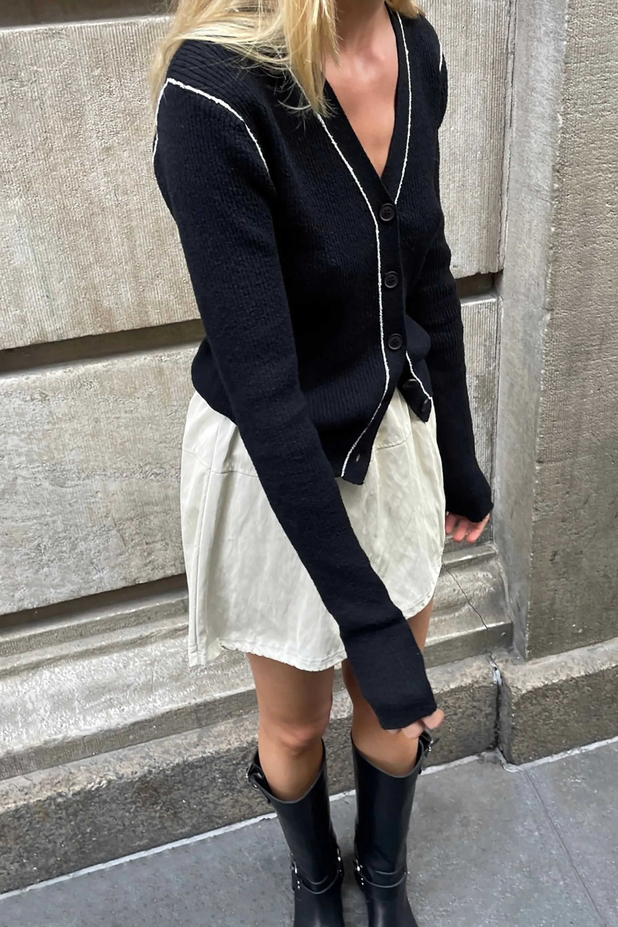 CONTRAST TRIM CARDIGAN