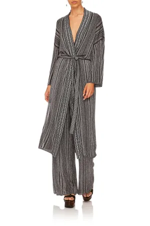 KNIT LAYERING PIECE WITH CROPPED SLEEVE WILD MOONCHILD