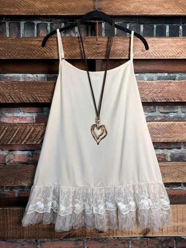 LACE TOP LAYERING SLIP IN BEIGE