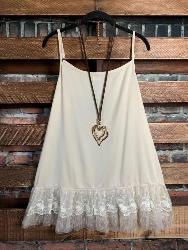 LACE TOP LAYERING SLIP IN BEIGE