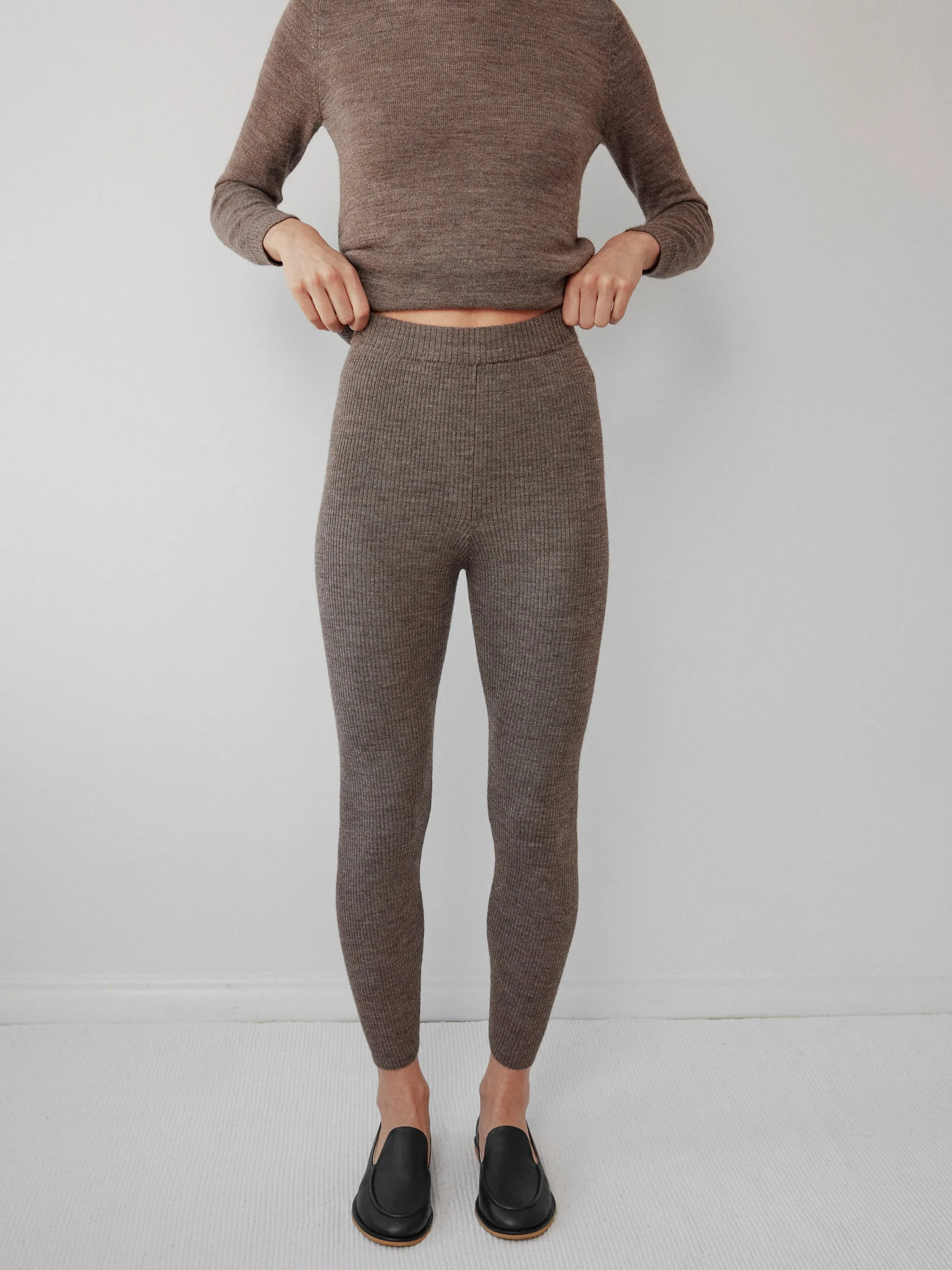 Layering Rib Leggings in Heathered Brown