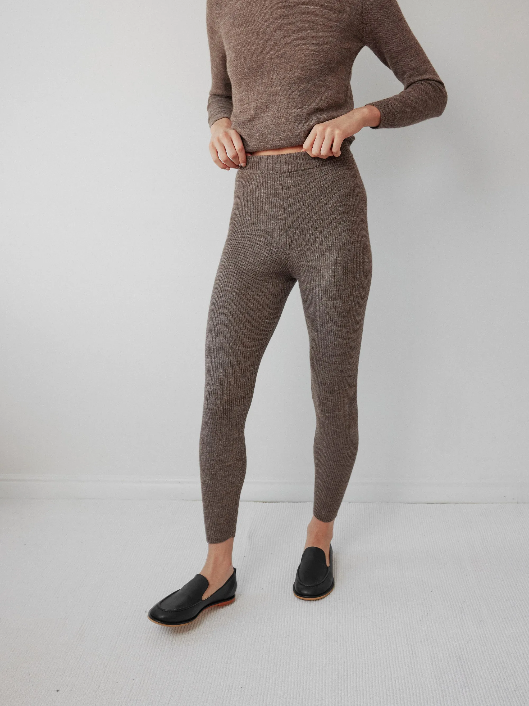 Layering Rib Leggings in Heathered Brown