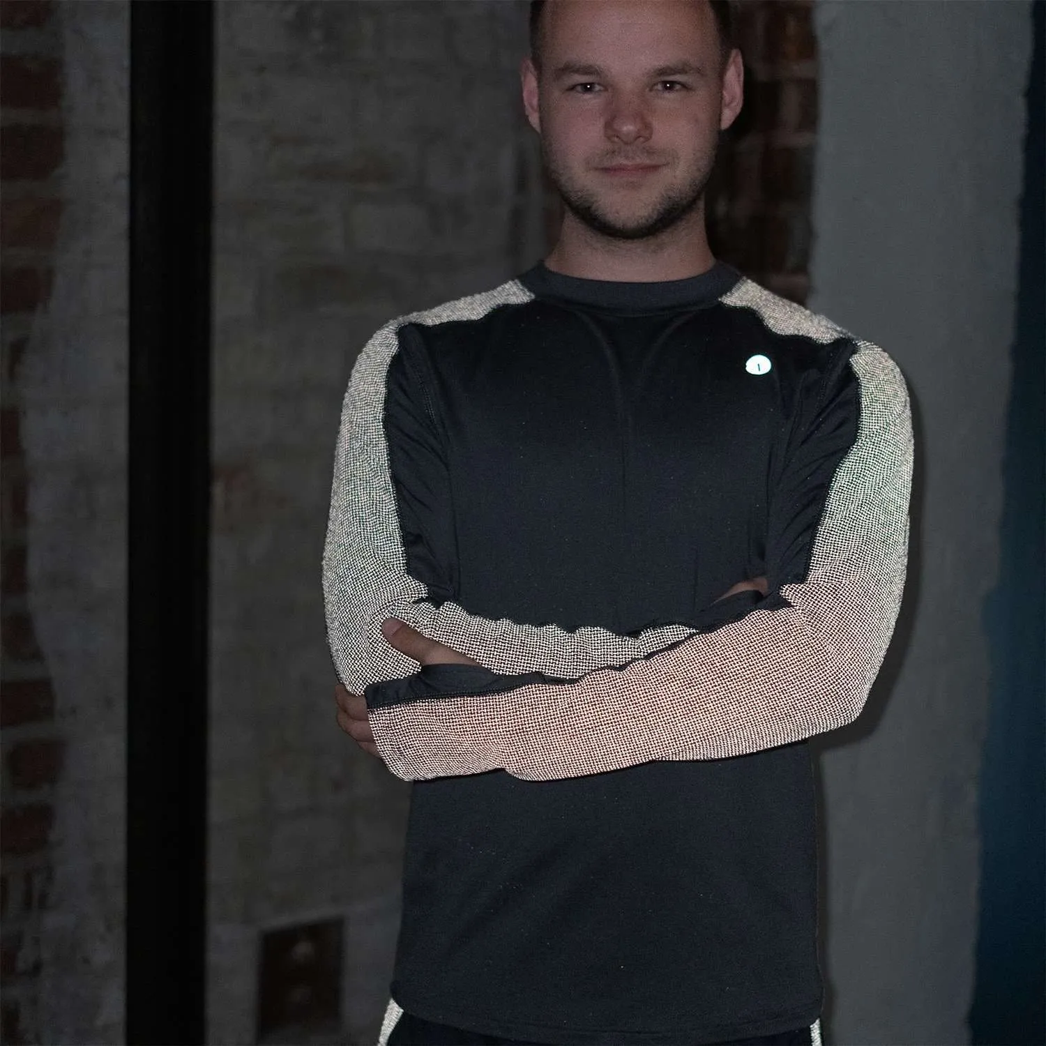 Long Sleeve Reflective Men's Warm Up Tee in Graphite/Black