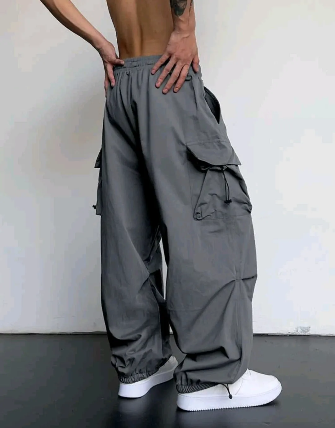 Men's wide cargo pants