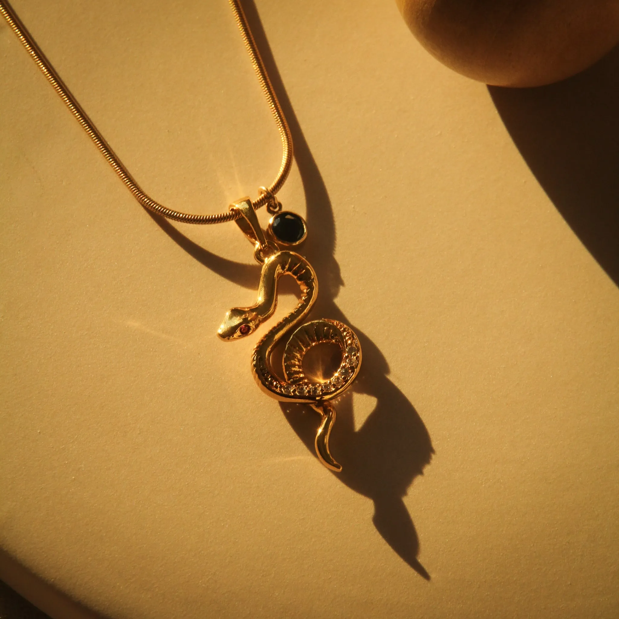 Nathaira Pendant