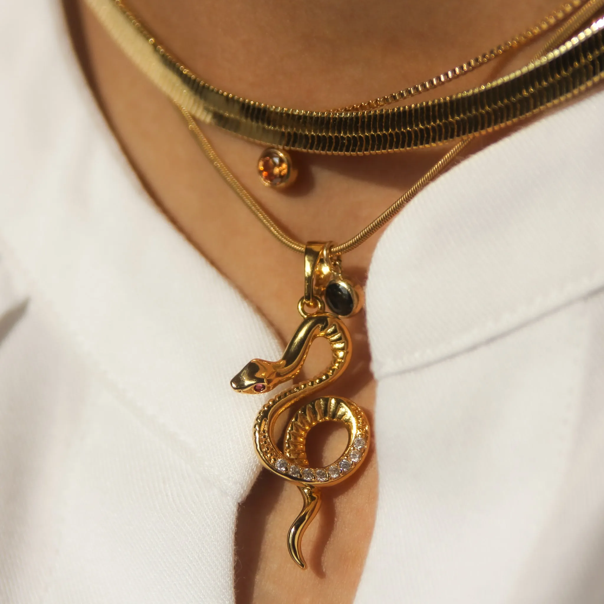 Nathaira Pendant