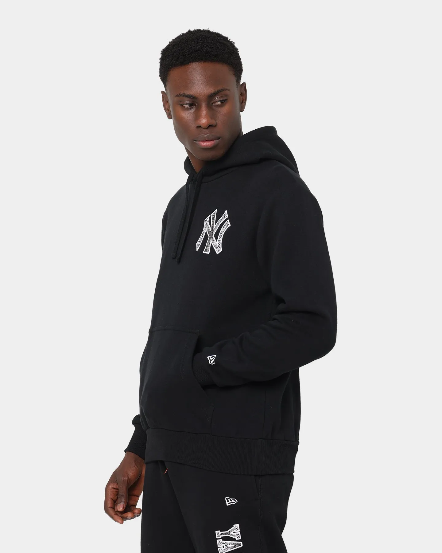 New Era New York Yankees Snake Hoodie Black