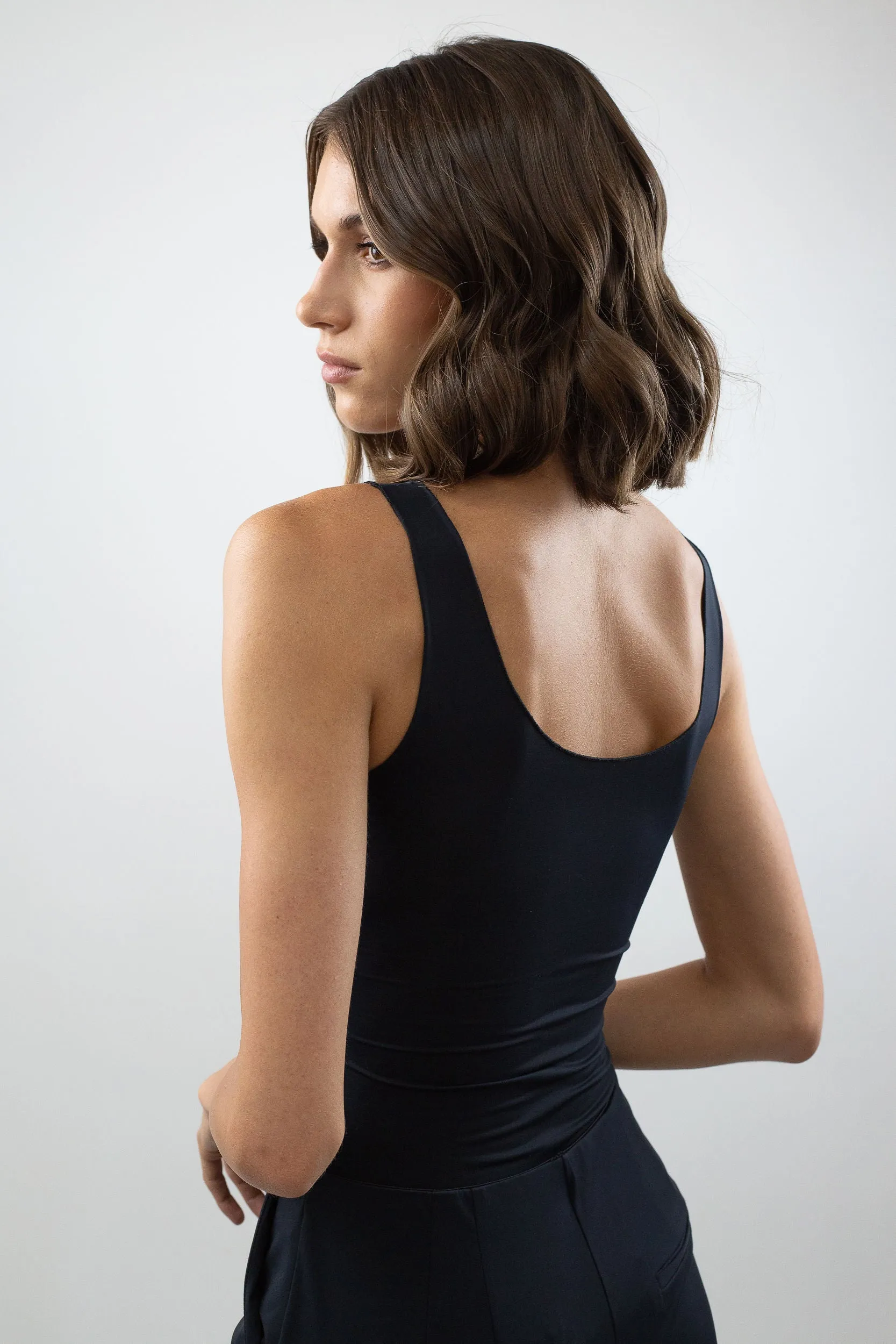 Reversible Scoop Tank