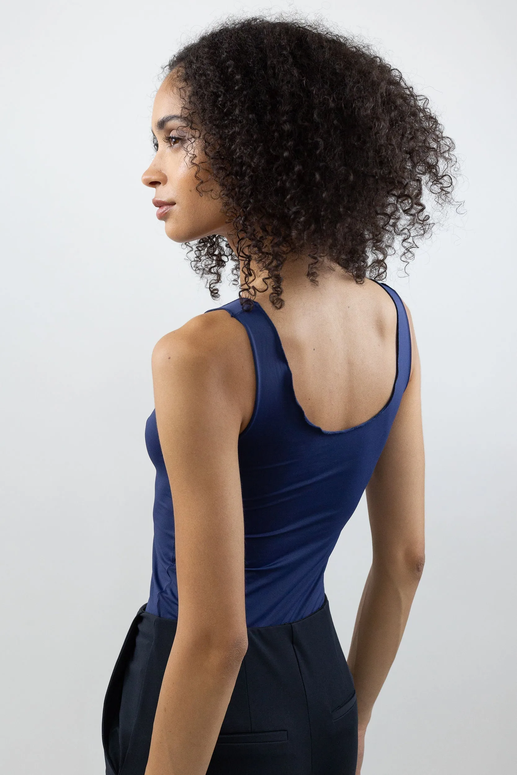 Reversible Scoop Tank