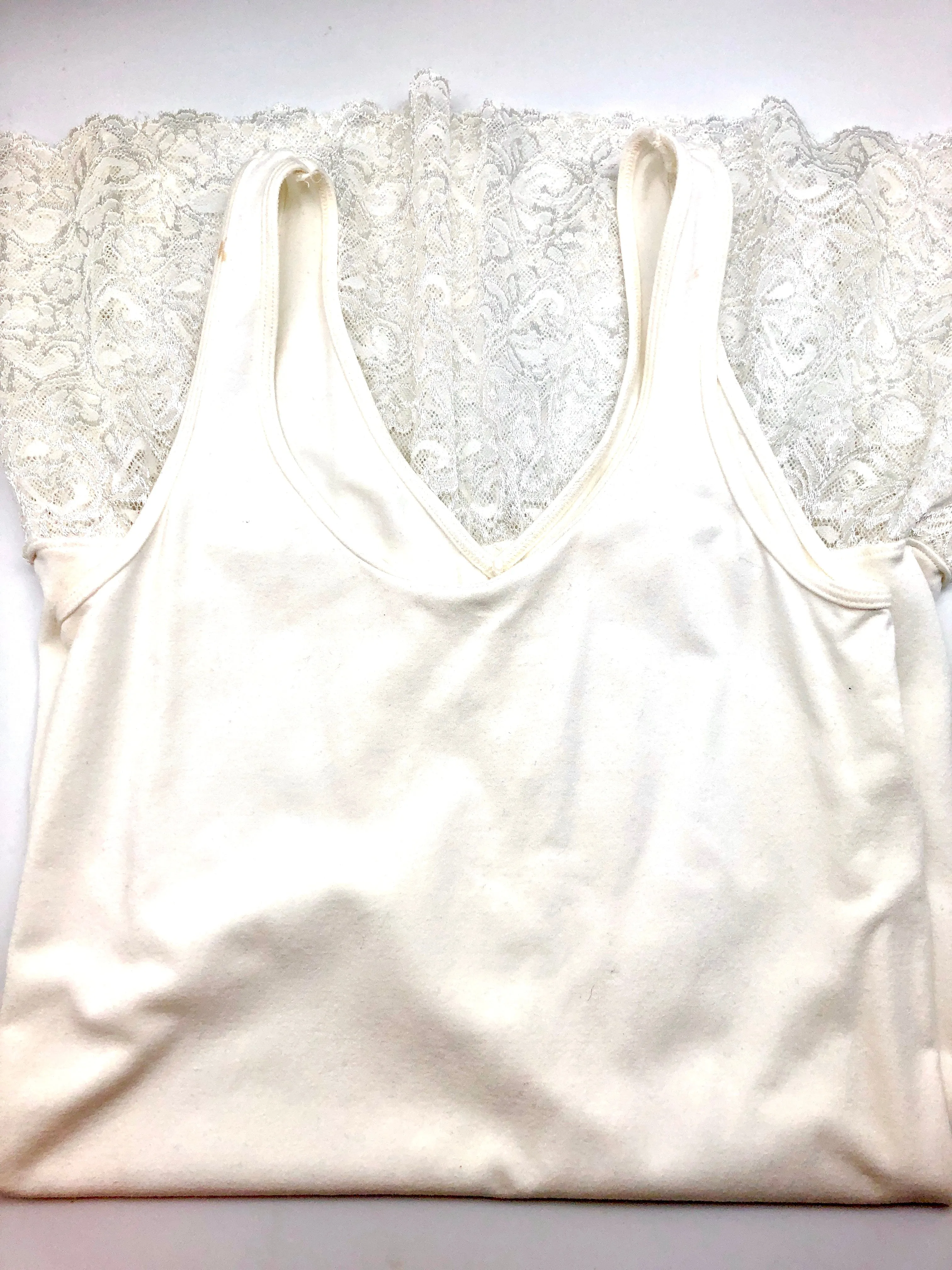 REVERSIBLE VNECK/SCOOP TANK WITH LACE