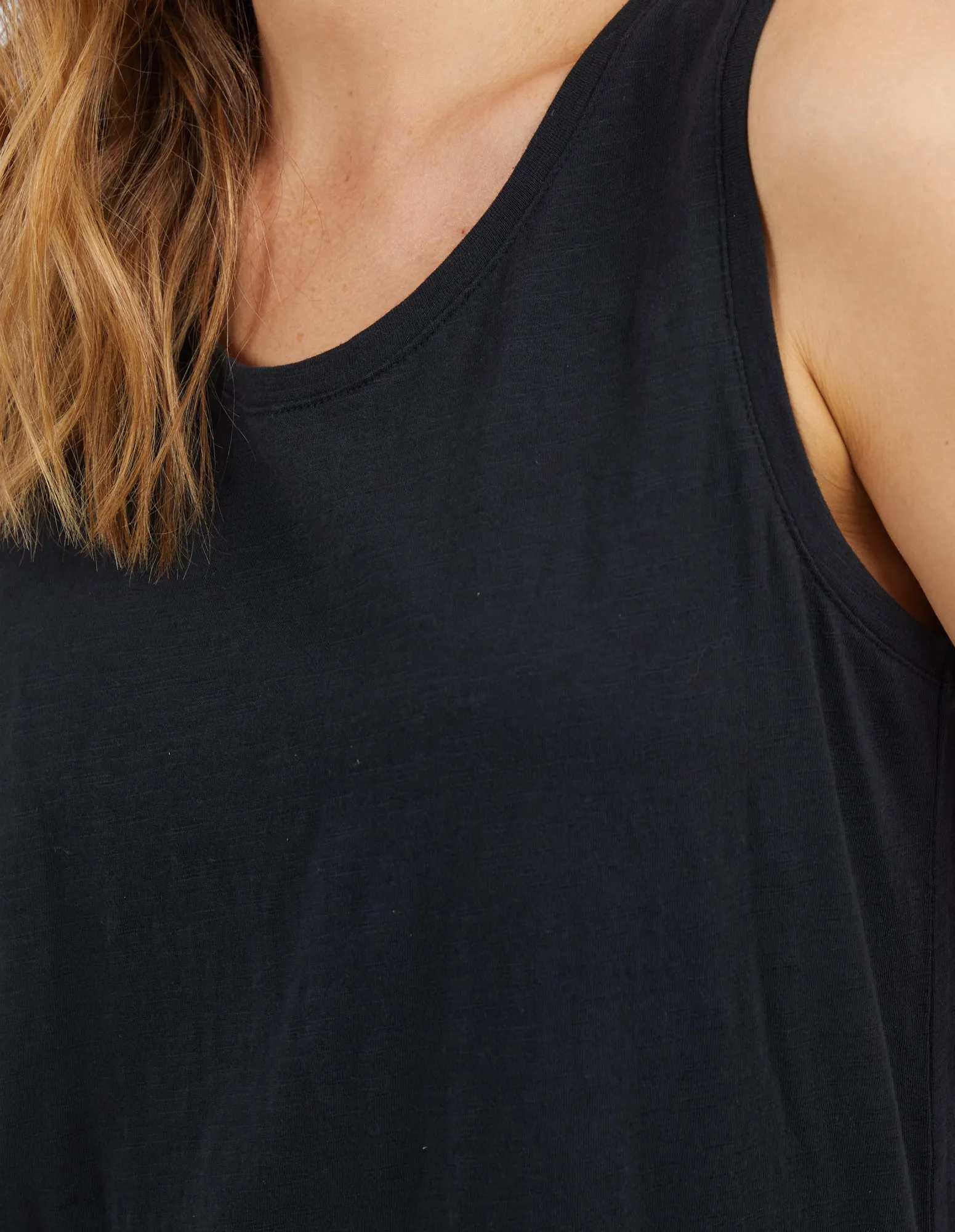 Scoop Tank Black