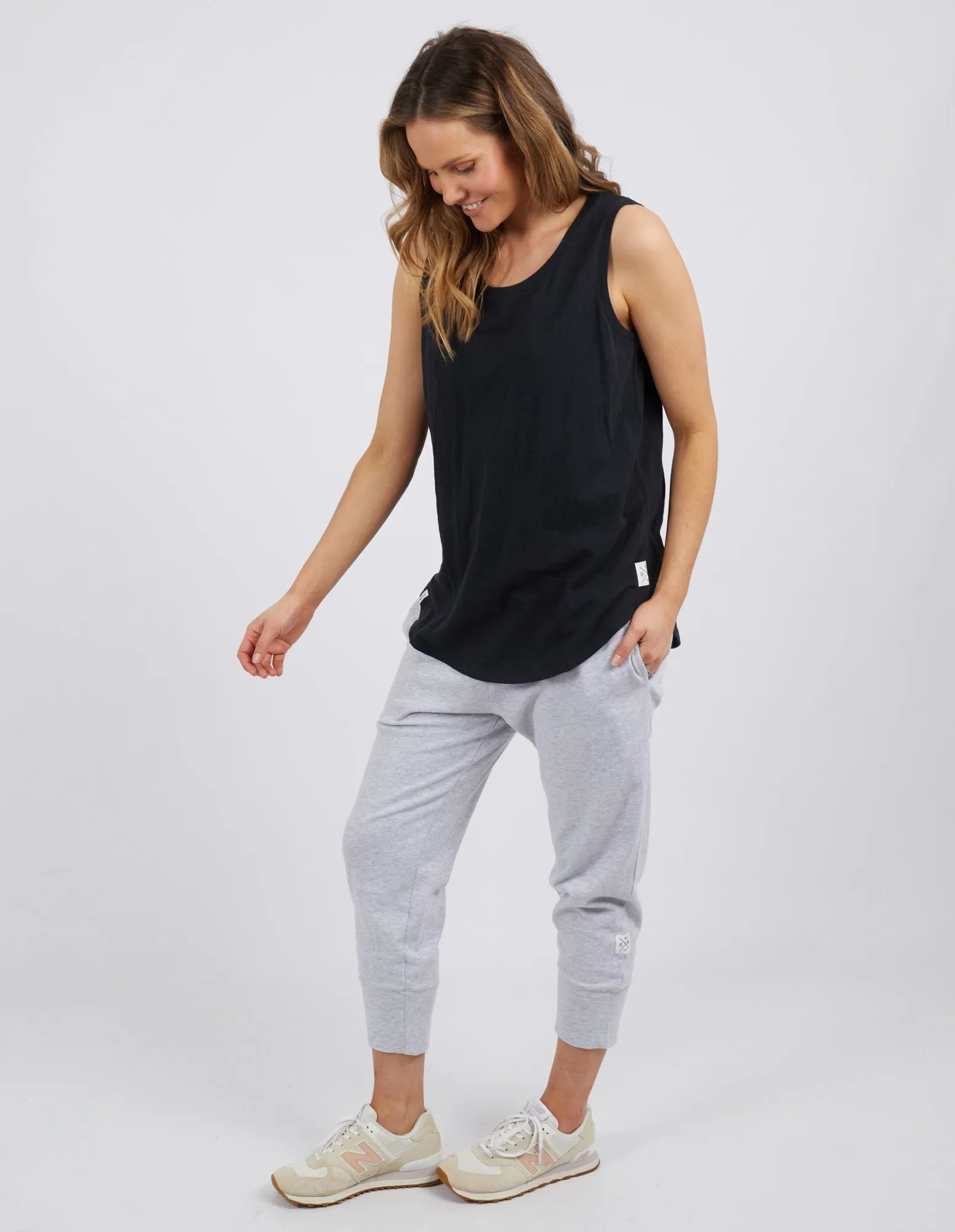 Scoop Tank Black