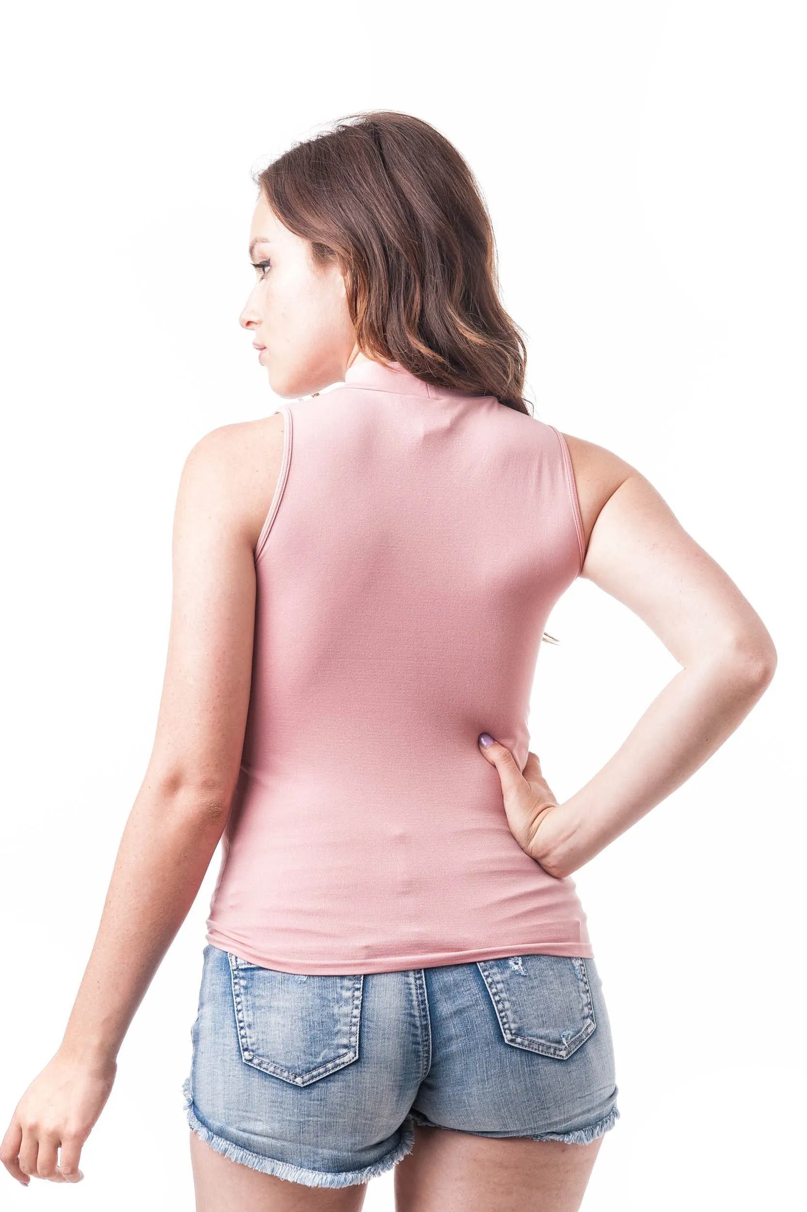 Sleeveless One Size Solid Mauve Choker Scoop Neck Top
