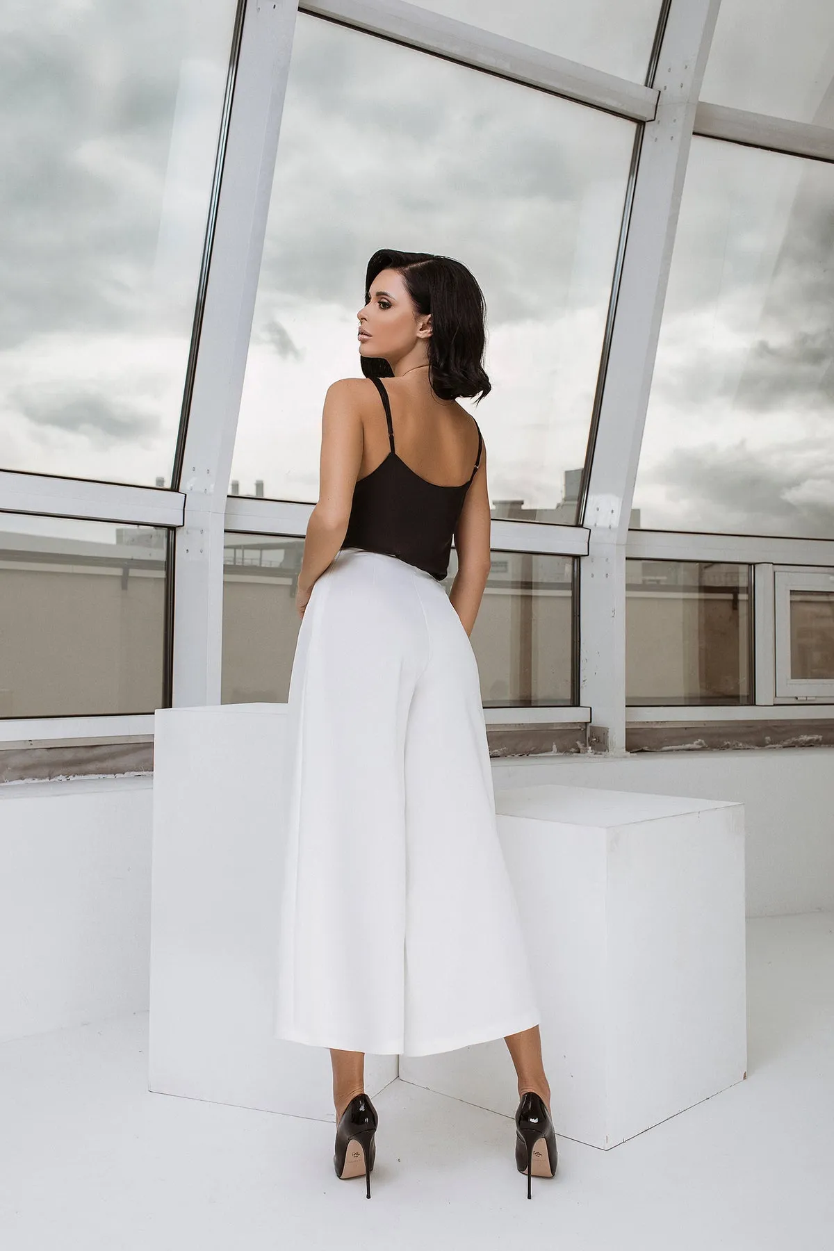 White High Waist Slit Cuff Сulottes