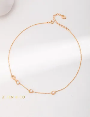 WHITNEY Gold layering necklace with dainty pearls