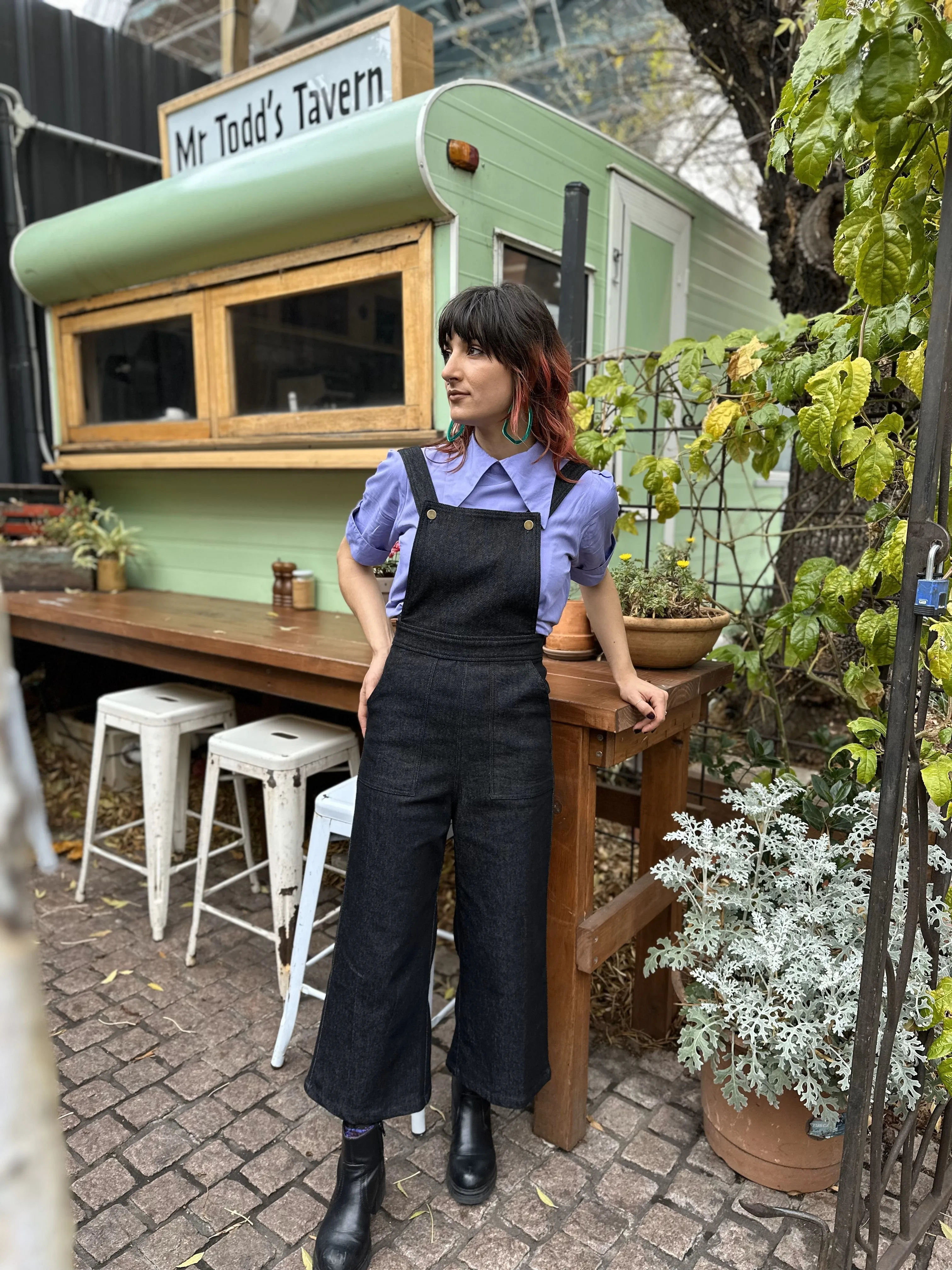 Wing Collar Top in Black
